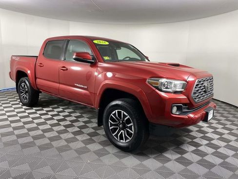 Used 2021 Toyota Tacoma TRD Sport w/ Technology Package AWD/4WD image 1