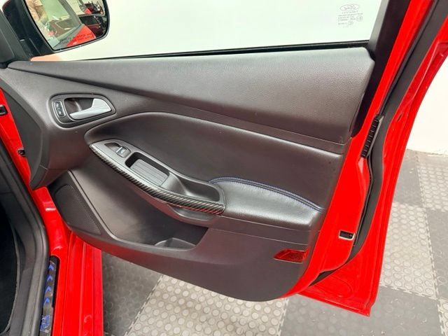 Used 2018 Ford Focus RS AWD/4WD image 37