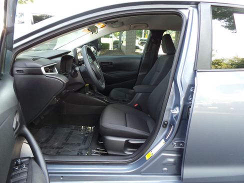 Used 2025 Toyota Corolla LE FWD image 26