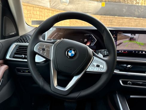 Used 2026 BMW X7 xDrive40i w/ Premium Package AWD/4WD image 10