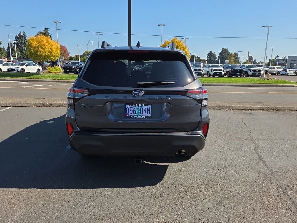Used 2025 Subaru Forester Premium AWD/4WD image 6