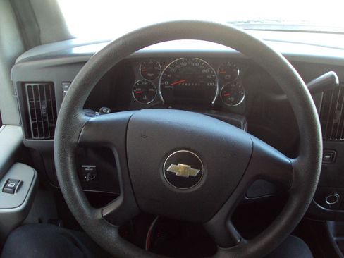 Used 2012 Chevrolet Express 1500 AWD image 17