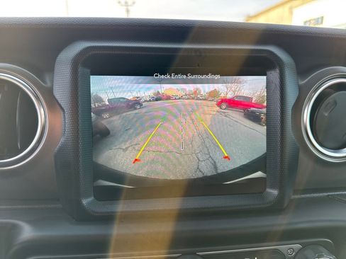 Used 2022 Jeep Wrangler Unlimited Rubicon 4xe image 14