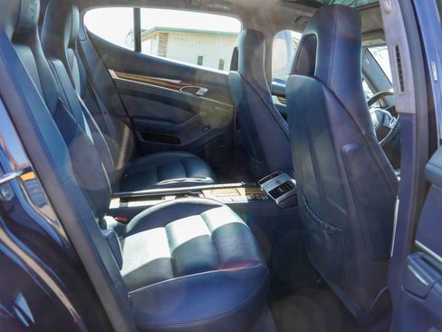 Used 2013 Porsche Panamera GTS image 17