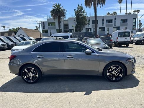 Used 2019 Mercedes-Benz A 220 image 4