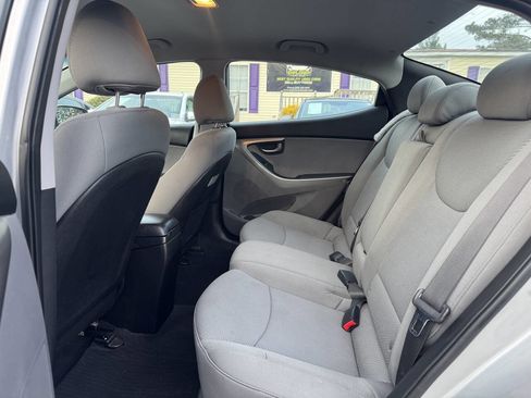 Used 2013 Hyundai Elantra GLS w/ Preferred Pkg image 10