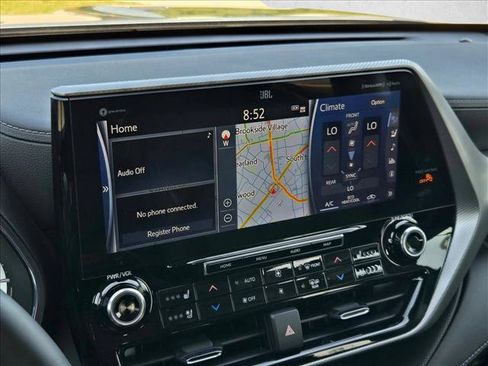 Used 2022 Toyota Highlander Platinum FWD image 13