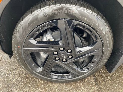 New 2025 Chevrolet Equinox EV RS image 32