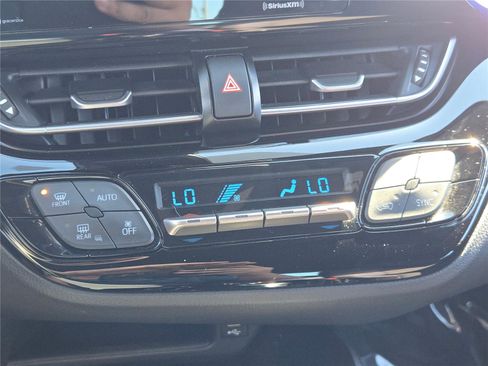 Used 2021 Toyota C-HR XLE image 29