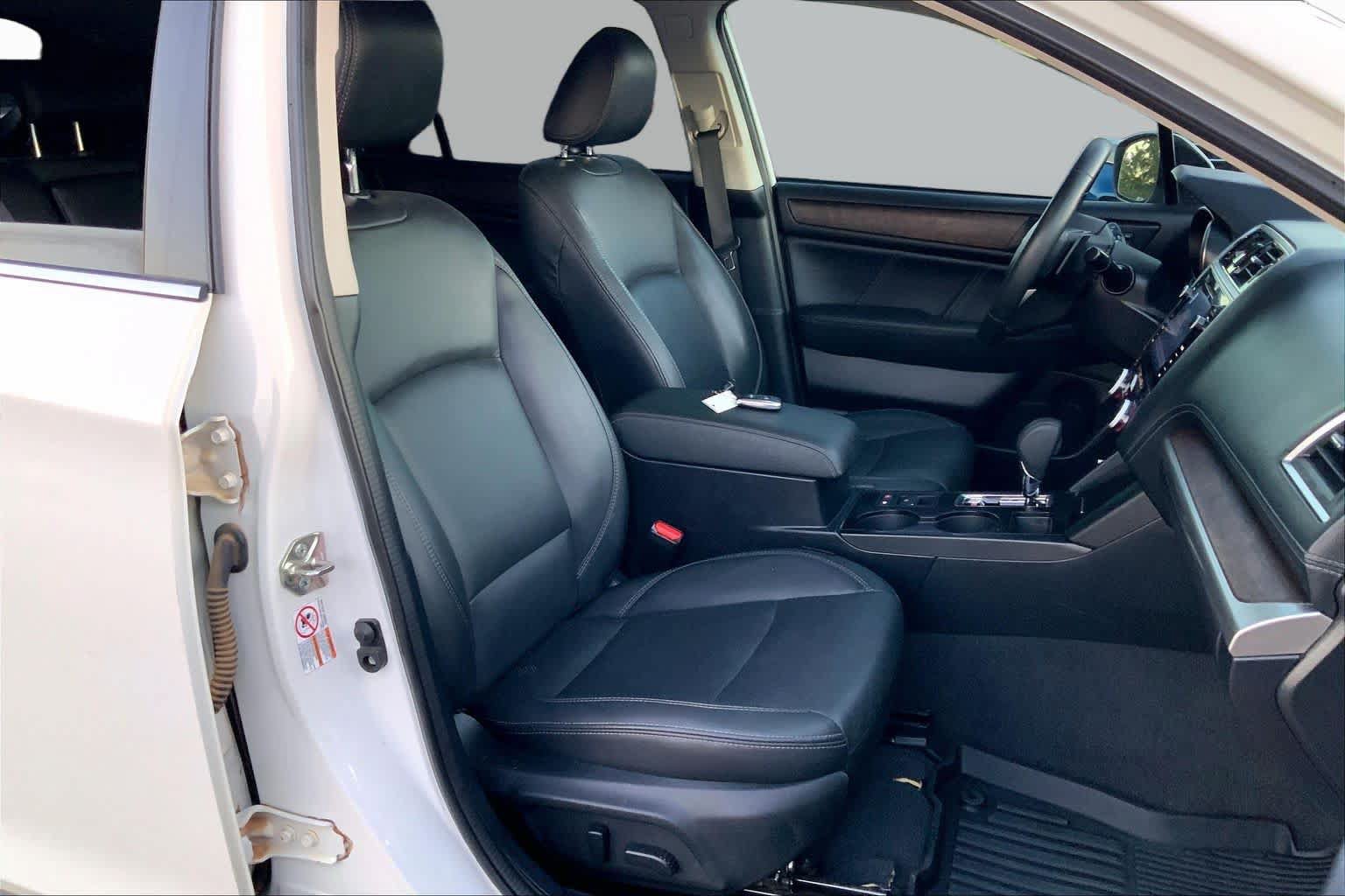 Used 2019 Subaru Outback 3.6R Limited w/ Popular Package #2 AWD/4WD image 9