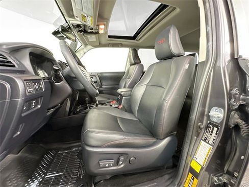 Used 2020 Toyota 4Runner TRD Off-Road Premium image 4