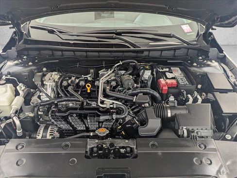 Used 2024 Nissan Altima 2.5 SV FWD image 23