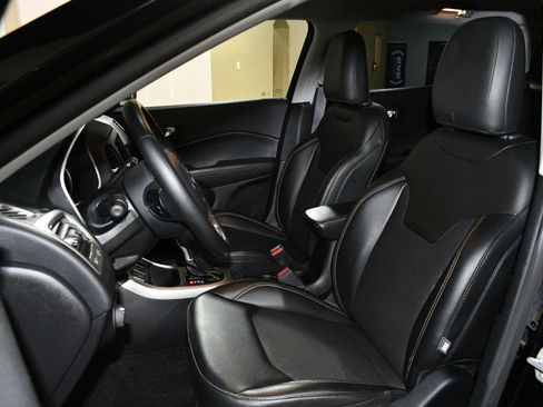 Used 2019 Jeep Compass Latitude w/ Popular Equipment Group image 7