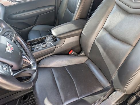 Used 2023 Cadillac XT6 Premium Luxury image 10