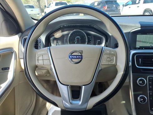 Used 2016 Volvo V60 T5 Premier image 27