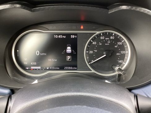 Used 2023 Nissan Versa SV image 21