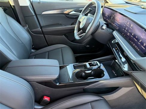 Used 2025 Buick Envision Preferred image 23