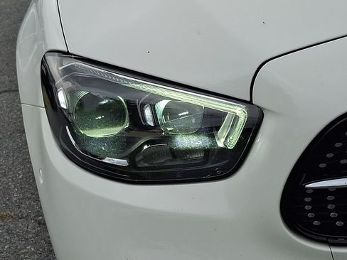 Used 2022 Mercedes-Benz E 350 4MATIC Sedan image 9