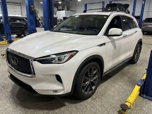 Used 2019 INFINITI QX50 Essential w/ Sensory Package FWD image 1