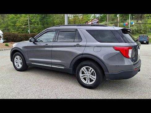 Certified 2022 Ford Explorer XLT w/ Class IV Trailer Tow Package AWD/4WD image 6