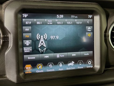 Used 2023 Jeep Wrangler Sahara w/ Cold Weather Group image 21