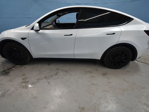 Used 2020 Tesla Model Y Performance image 26