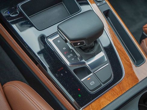 Used 2023 Audi Q5 e Premium Plus w/ Premium Plus Package image 19