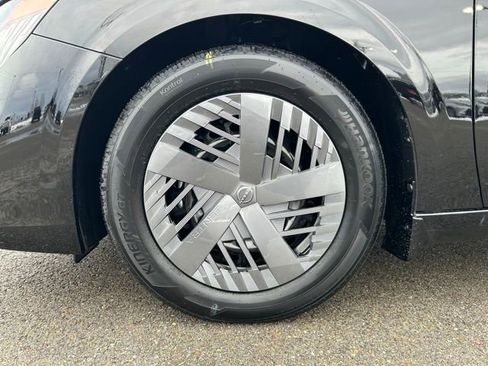 New 2026 Nissan Sentra SV image 9