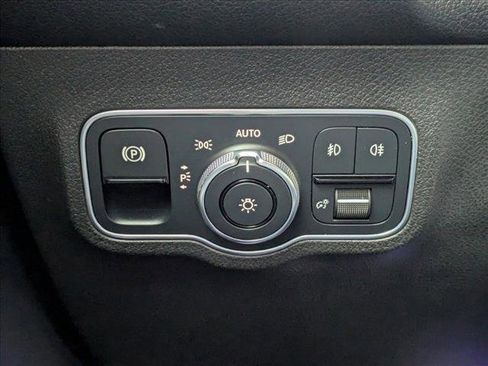 Used 2020 Mercedes-Benz GLB 250 image 10