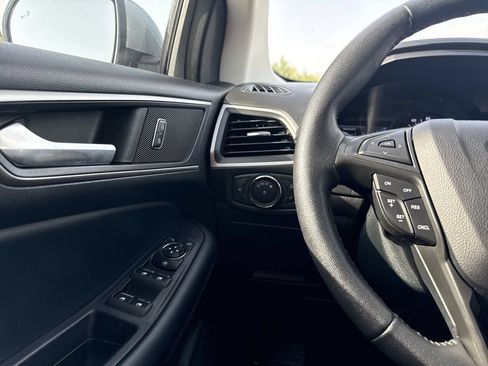 Used 2022 Ford Edge SEL w/ Convenience Package AWD/4WD image 16
