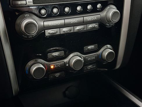 Used 2017 Nissan Pathfinder S image 22