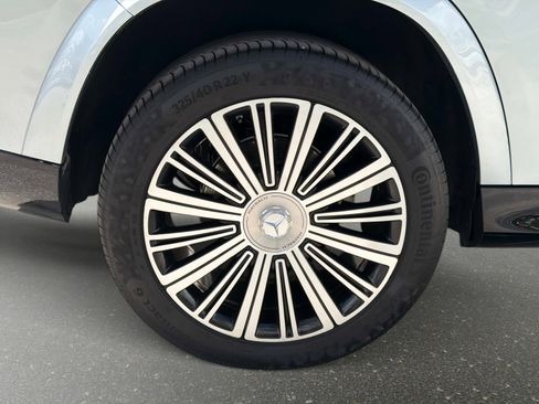 Used 2023 Mercedes-Benz Maybach GLS 600 4MATIC image 18