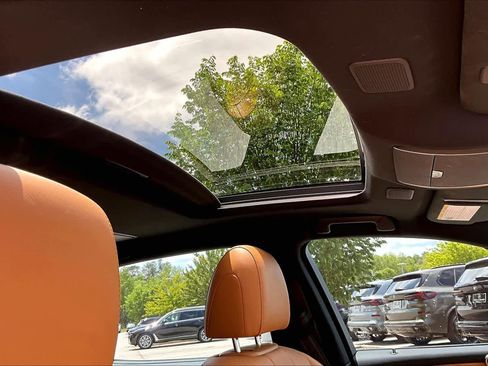 Used 2024 Lexus LS 500 RWD image 13