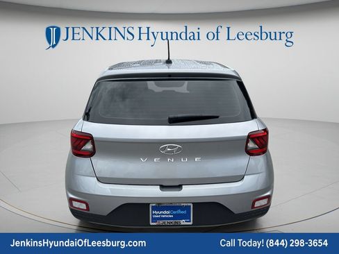 Certified 2024 Hyundai Venue SE FWD image 6