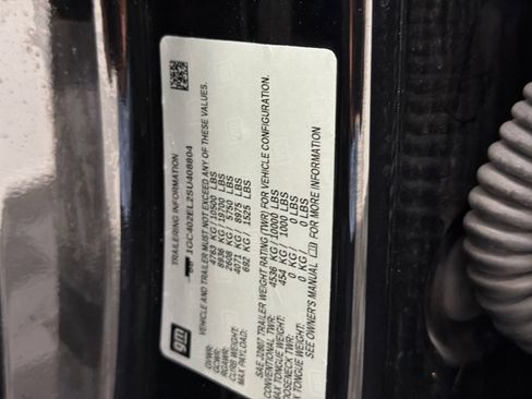 Used 2025 Chevrolet Silverado EV RST AWD/4WD image 34