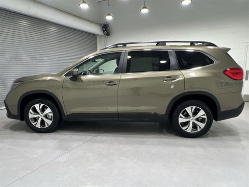 Used 2024 Subaru Ascent Premium w/ Convenience Package image 5