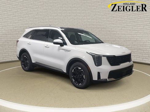 New 2026 Kia Sorento S image 3