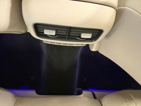 Used 2022 Mercedes-Benz GLS 450 4MATIC image 33