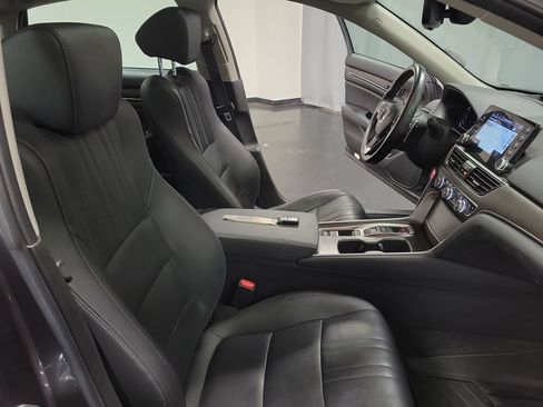 Used 2021 Honda Accord Touring image 32
