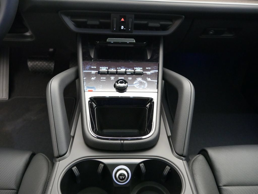 Certified 2026 Porsche Cayenne AWD/4WD image 41