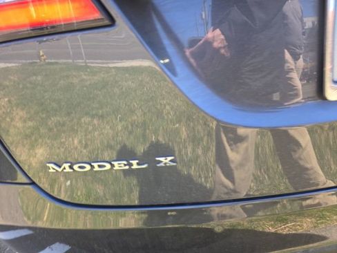 Used 2018 Tesla Model X image 7