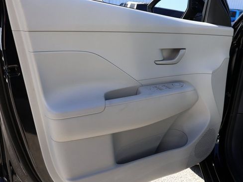 Used 2025 Hyundai Kona SEL image 20