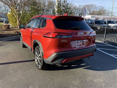 Used 2023 Toyota Corolla Cross XLE image 6