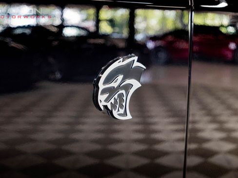 Used 2016 Dodge Challenger SRT Hellcat RWD image 28
