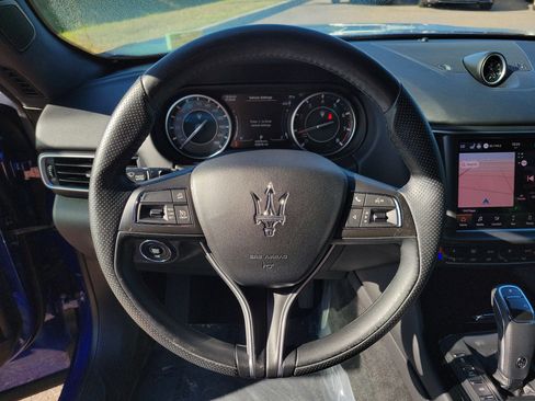 Used 2021 Maserati Levante Base image 29