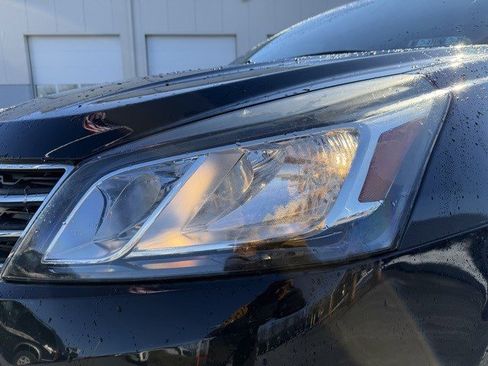 Used 2017 Chevrolet Traverse LT image 12