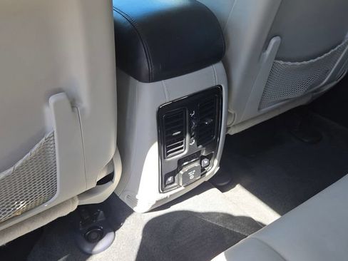 Used 2017 Jeep Grand Cherokee Summit AWD/4WD image 10