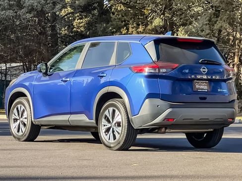 Used 2023 Nissan Rogue SV image 6
