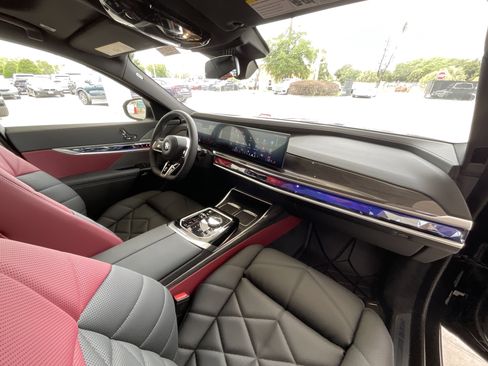 New 2026 BMW 740i w/ Premium Package image 21