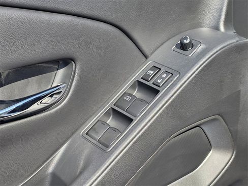 New 2025 Nissan Frontier SV w/ SV Convenience Package image 16